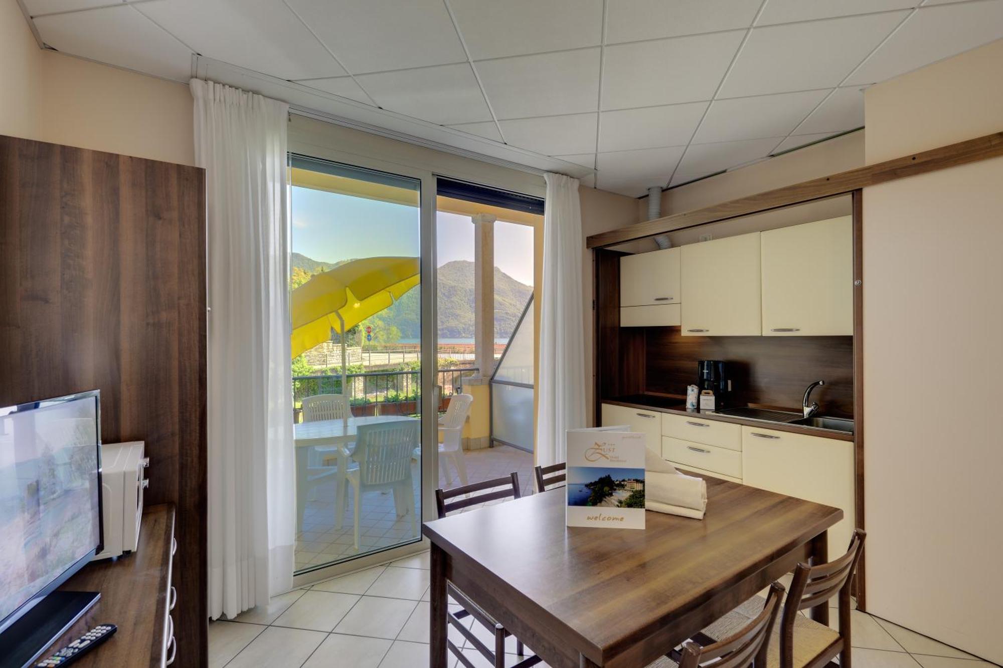 ורבאניה Hotel Residence Zust מראה חיצוני תמונה